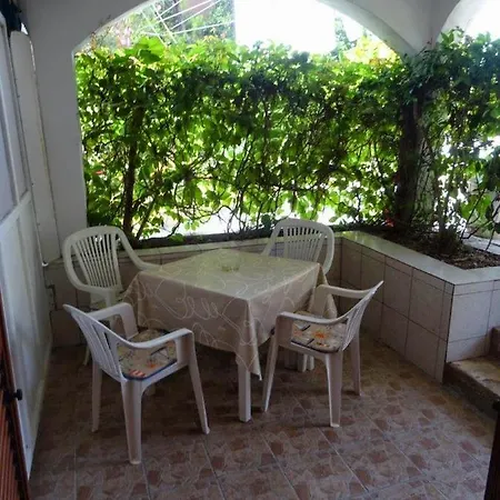 860c Apartment
