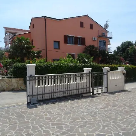 860c Apartman