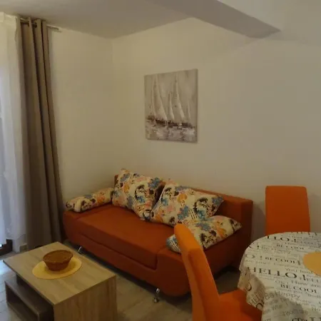 860c Apartman *